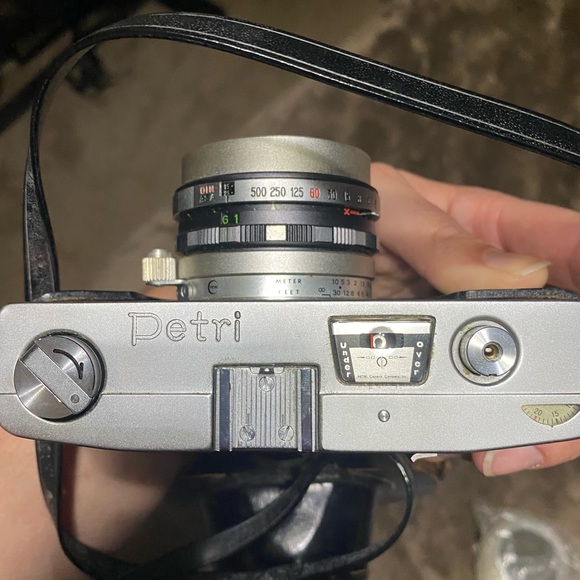 Petri 7 s vintage camera and accessories - Picture 6 of 9